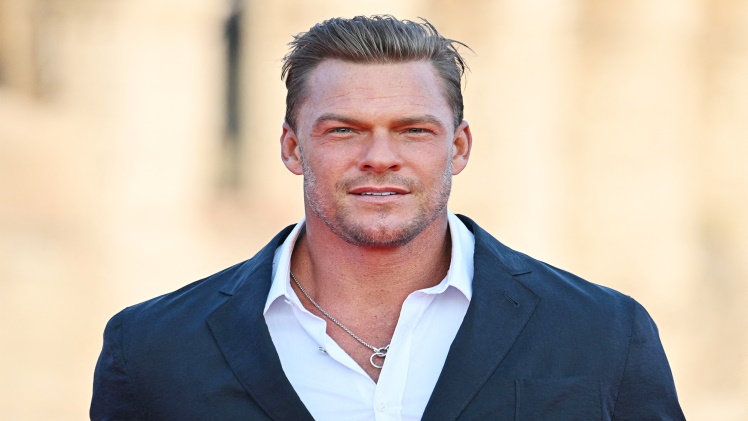 Alan Ritchson : Bio, Wiki, Age, Net Worth Alan Ritchson