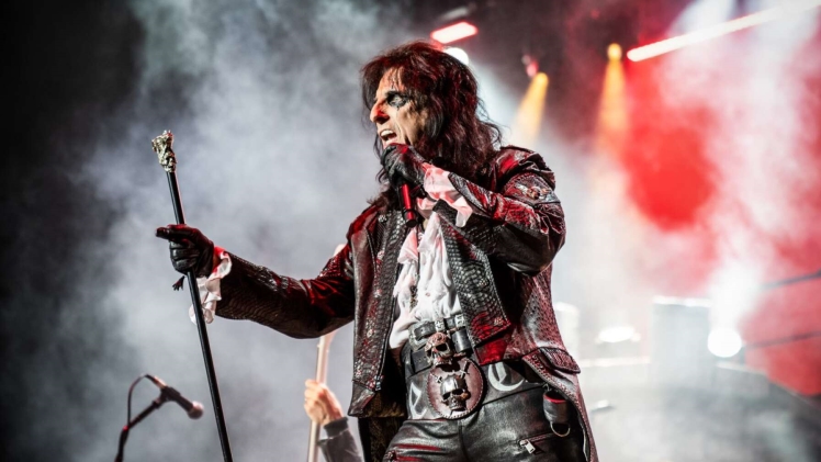 Alice Cooper : Bio, Wiki, Age, Net Worth Alice Cooper Bio Wiki Age Net Worth
