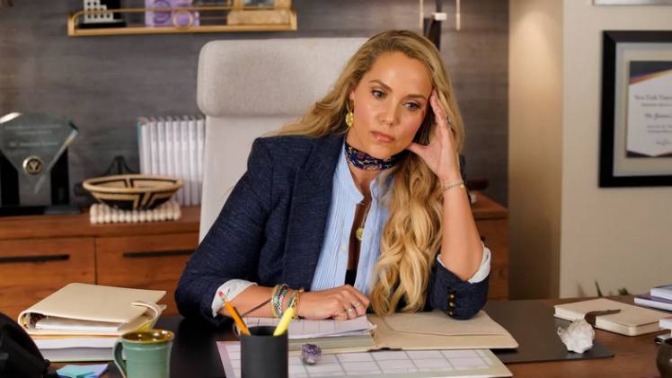 Elizabeth Berkley : Bio, Wiki, Age, Net Worth Elizabeth Berkley Bio Wiki Age Net Worth
